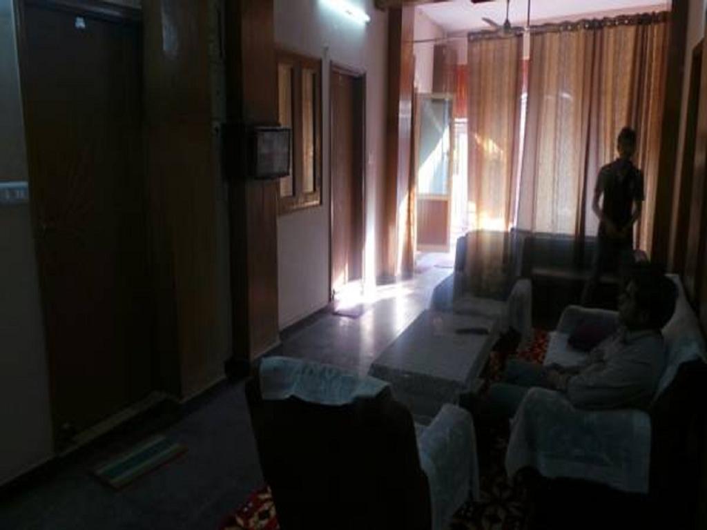Hotel Jan Jan Tak 데라둔 외부 사진