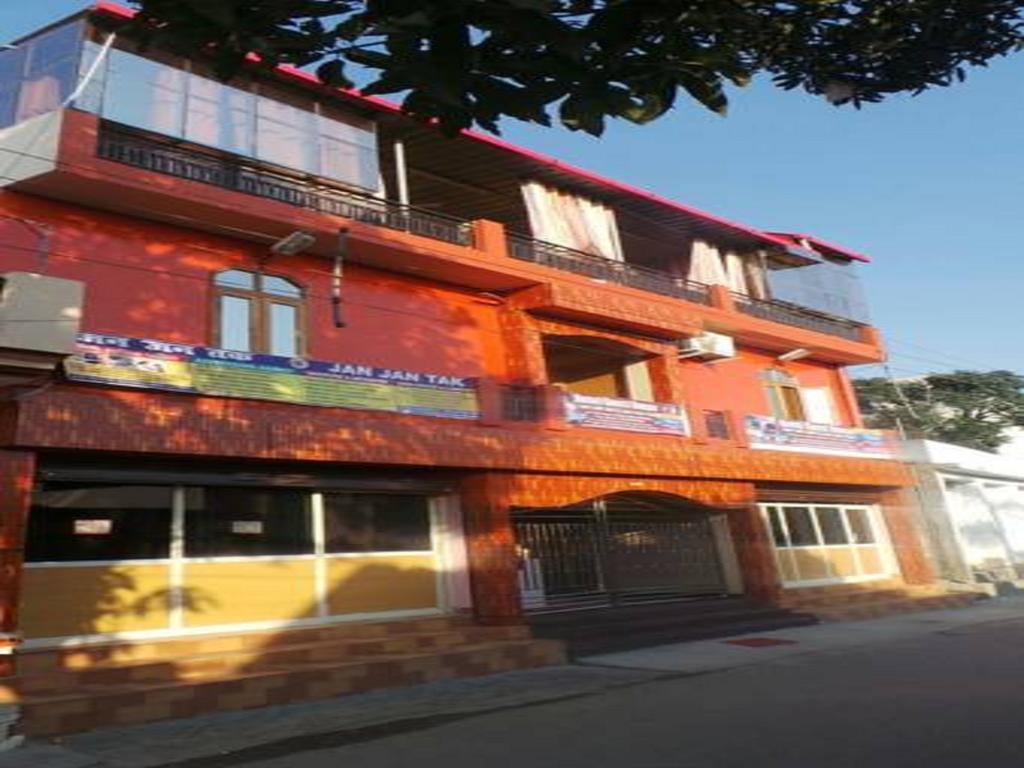 Hotel Jan Jan Tak 데라둔 외부 사진
